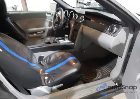 2009 Ford Mustang V6 из США, поврежденный, VIN 1ZVHT84NX95105205